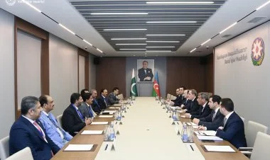 Ceyhun Bayramov Pakistan Senatının sədri ilə görüşüb