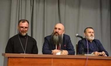 Moskvada rus, xristian kartını oynatmağa çalışırlar...
