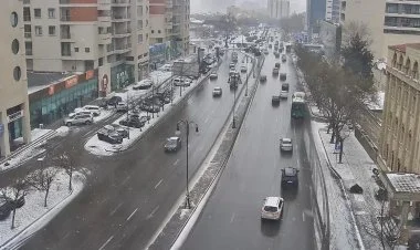 Hal-hazırda Bakı yollarındakı vəziyyətlə bağlı görüntülər