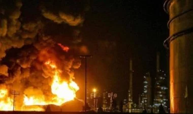 İranda neft emalı zavodunda yanğın olub