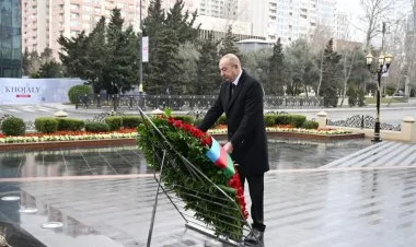 İlham Əliyev Xocalı soyqırımı abidəsini ziyarət edib FOTO