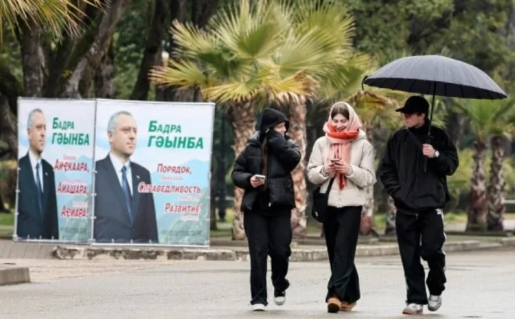 Separatçı Abxaziyada qondarma prezident seçkiləri keçirilir