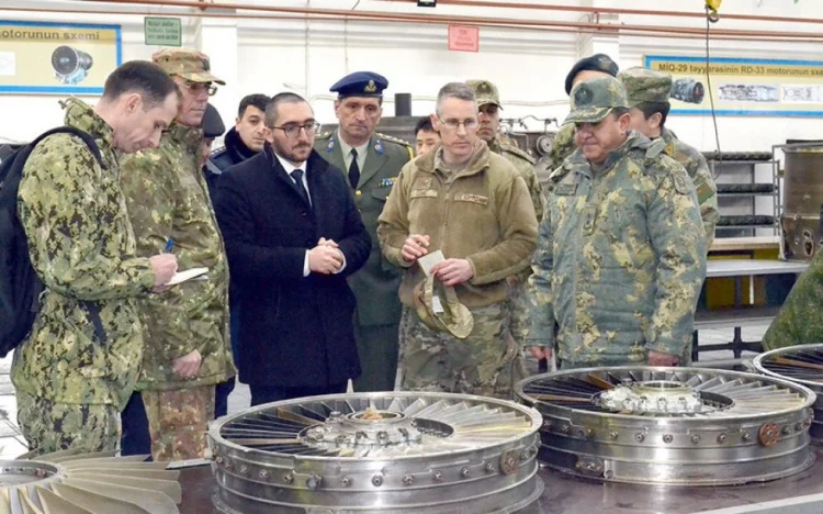 Hərbi attaşelər Aviasiya Təmir Zavodunda olublar