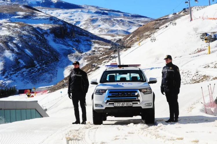 Yol Polisi həftəsonu səfərə çıxan sürücülərə müraciət edib