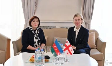 Sahibə Qafarova Gürcüstanda rəsmi səfərdədir