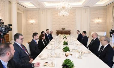 İlham Əliyev və Qordana Davkova geniş tərkibdə görüşüblər