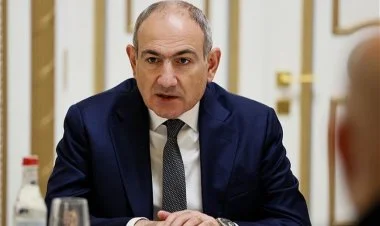 Paşinyan yeni konstitusiya haqda danışdı