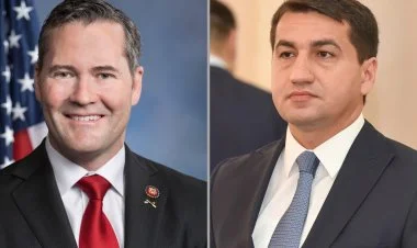Trampın müşaviri Hikmət Hacıyevlə danışıb
