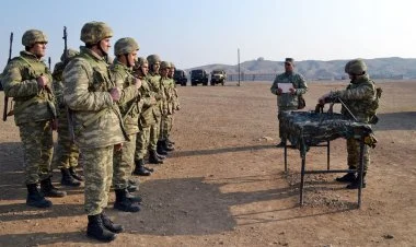 Hərbi vəzifəlilərlə çöl şəraitində məşğələlər keçirilir