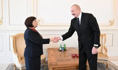 İlham Əliyev Sahibə Qafarovaya “Şərəf” ordenini təqdim edib