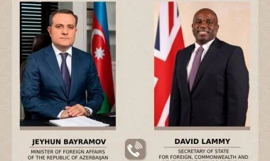 Ceyhun Bayramov britaniyalı həmkarı ilə telefonla danışıb