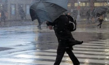 Küləkli və yağışlı hava davam edir