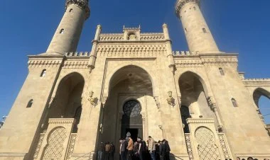 Bayramla əlaqədar məscidlərdə bayram namazı qılınıb FOTO