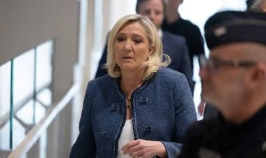 Paris məhkəməsi Marin Le Penə 4 il cəza kəsib