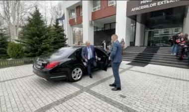 Moldova Rusiya səfirliyinin 3 əməkdaşını ölkədən xaric edib