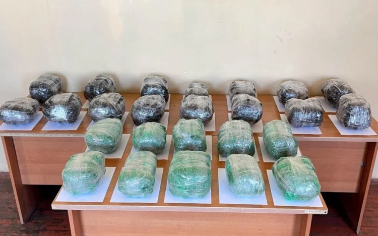 İrandan 26 kiloqrama yaxın narkotik keçirmək istəyiblər