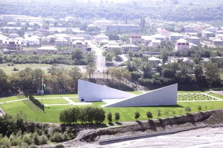 Quba Soyqırımı Memorial Kompleksi ziyarət olunur