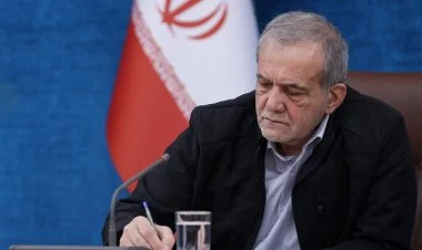 Pezeşkian bahalı səyahətə görə məmuru işdən çıxardı