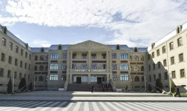 Gəncədə məktəbdə insident:şagirdlər müəllimə xəsarət yetirib