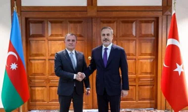 Ceyhun Bayramov Hakan Fidanla görüşüb