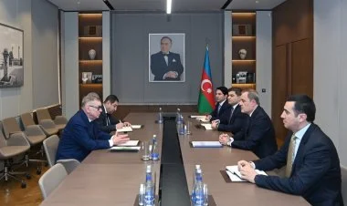 Ceyhun Bayramov BMT rəsmisi ilə görüşüb