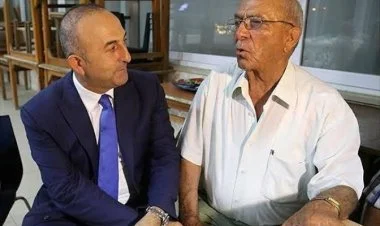 İlham Əliyev Mövlud Çavuşoğluya başsağlığı verib