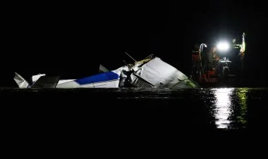 ABŞ-da təyyarə çaya düşüb, 3 nəfər ölüb