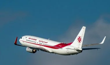 Əlcəzairdə aviabiletlərdən fransız dilində yazılar çıxarılıb