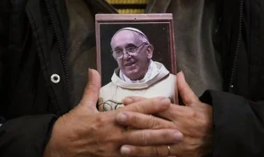 Papa Fransiskin ölümünün rəsmi səbəbi açıqlanıb