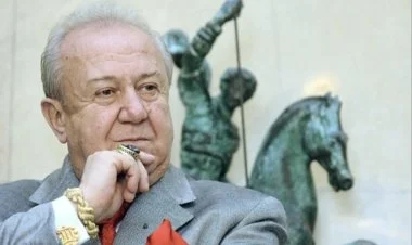 Heykəltəraş Zurab Sereteli vəfat edib