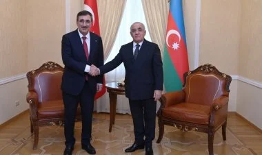 Əli Əsədov Türkiyənin Vitse-prezidenti ilə telefonla danışıb