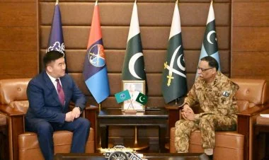 ŞƏT-in nümayəndəsi pakistanlı general ilə görüşüb