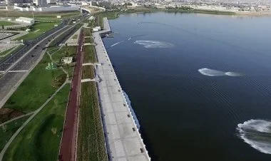 Külək Böyük Şor bulvarında attraksionu aşırıb