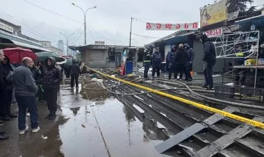 Tbilisidə ticarət mərkəzindəki güclü yanğın söndürülüb