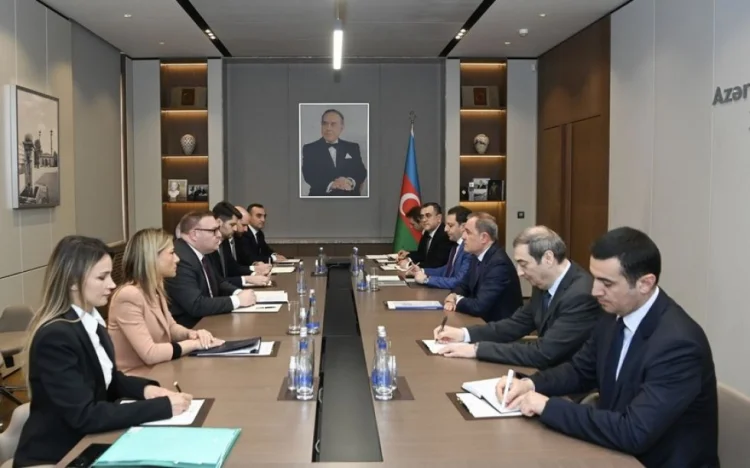 Ceyhun Bayramov Perişa Kastratoviç ilə görüşüb