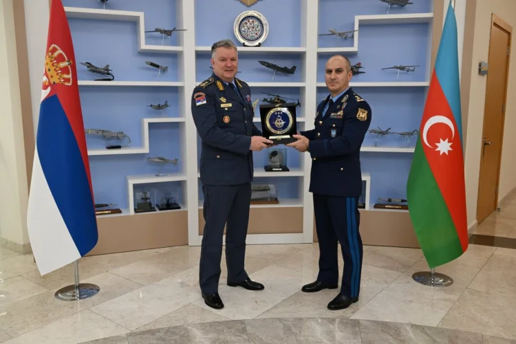 Azərbaycan və Serbiya HHQ komandanları görüşüb FOTO