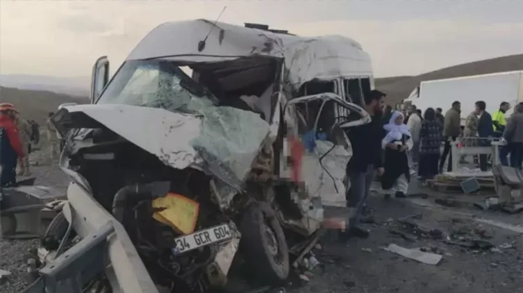 Türkiyədə ağır yol qəzası: çoxlu sayda ölən və yaralanan var