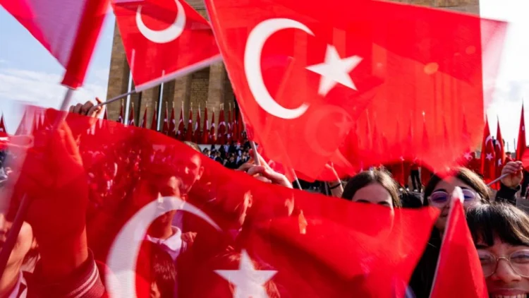 Türkiyə bu gün 23 aprel - Uşaq bayramını qeyd edir