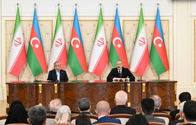 Azərbaycan və İran prezidentləri bəyanatlarla çıxış ediblər