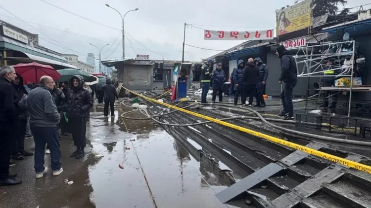 Tbilisidə ticarət mərkəzindəki güclü yanğın söndürülüb