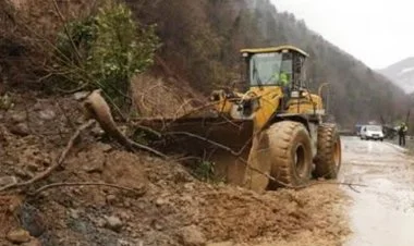 Gürcüstanda torpaq sürüşməsi baş verib
