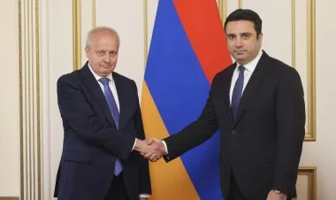 Alen Simonyan Robert Köçəryanı rus casusu adlandırdı