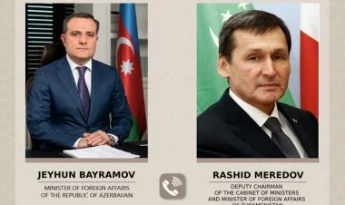 Ceyhun Bayramov türkmənistanlı həmkarı ilə danışıb