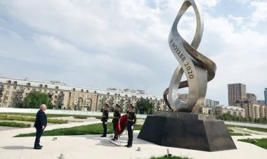 Yaşar Gülər Zəfər parkını ziyarət edib