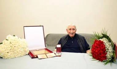 Arif Babayevə Heydər Əliyev Mükafatı təqdim olunub