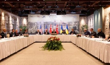 İstanbulda Türkiyə-ABŞ-Ukrayna üçtərəfli danışıqları başladı