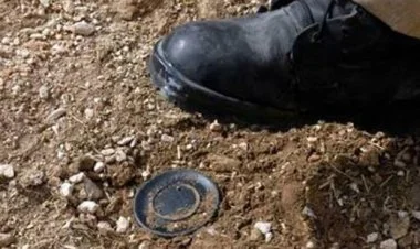 Ordumuzun hərbi qulluqçusu Kəlbəcərdə minaya düşüb