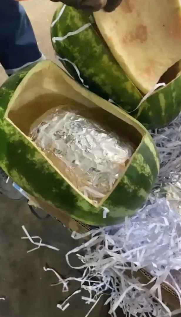 Qarpızın içərisində gizlədilən narkotik aşkarlanıb