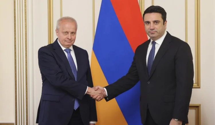 Alen Simonyan Robert Köçəryanı rus casusu adlandırdı