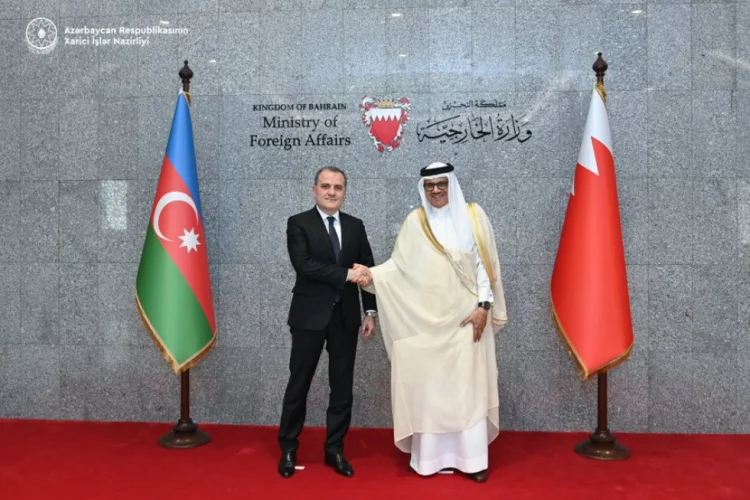 Ceyhun Bayramov Bəhreyn Krallığında görüşlər keçirir